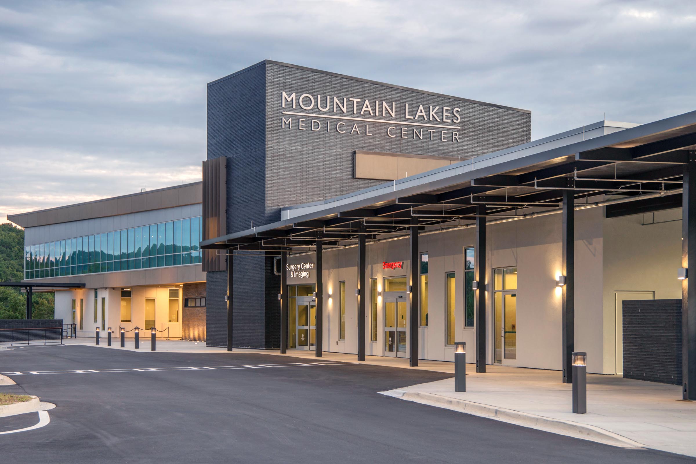 mountain-lakes-medical-center-exterior-construction