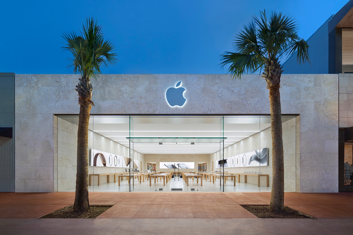apple-store-construction