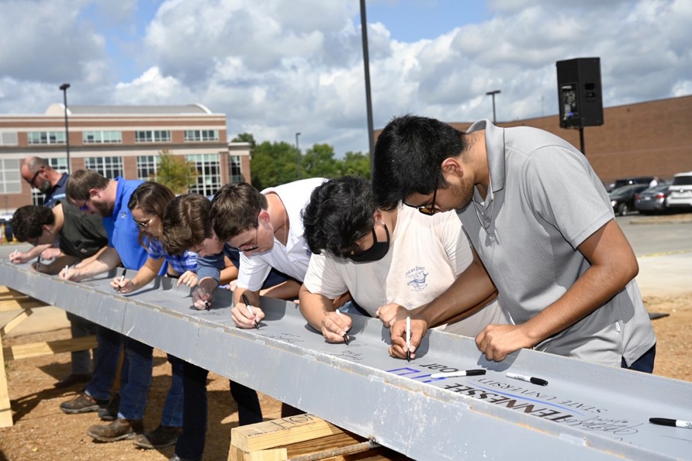 MTSU Celebrates Concrete, Construction Building Progress With Topping-Out Ceremony