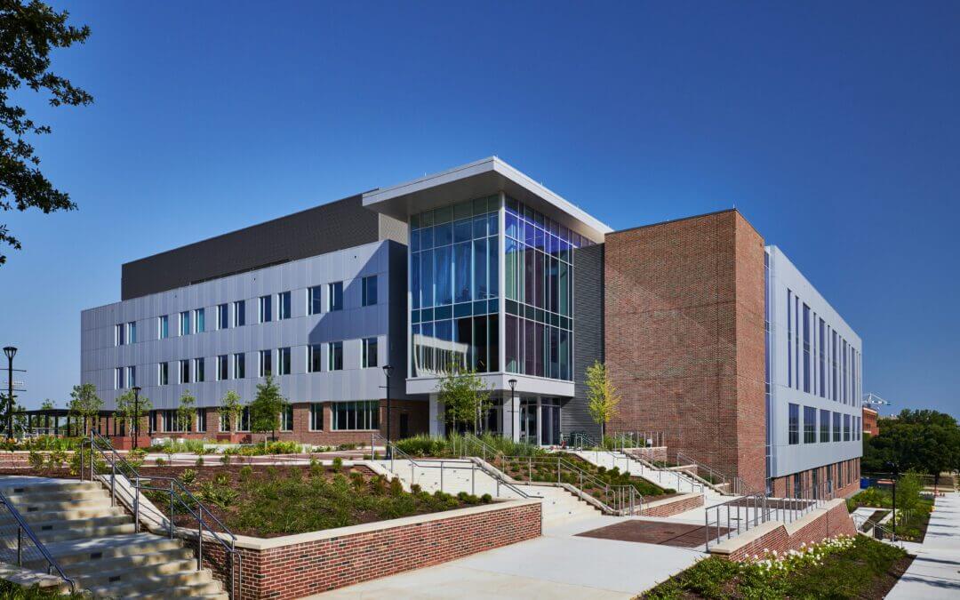 Hoar Announces Topping Out On Science, Engineering Complex at UAB